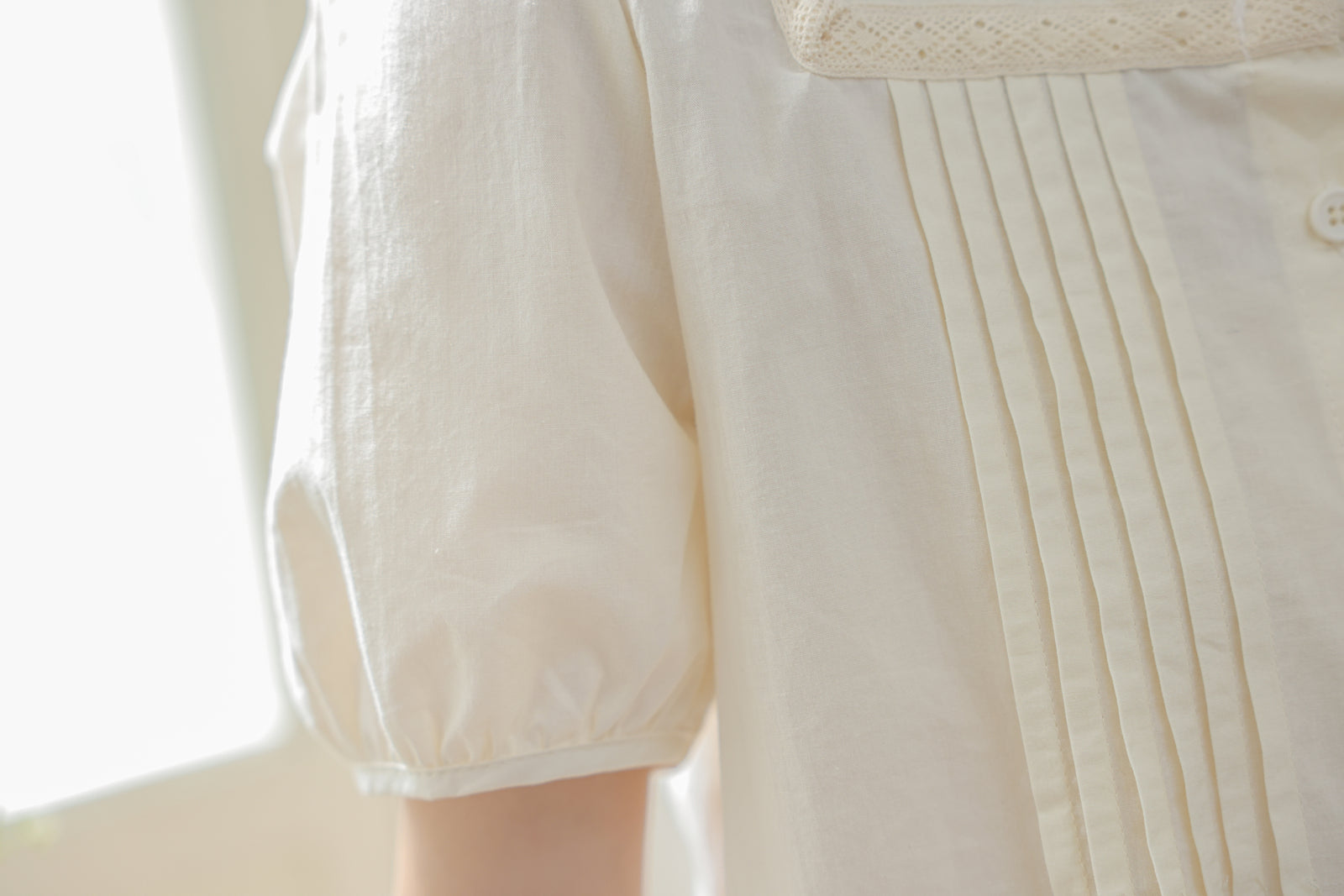 Charming Puff Sleeve Pleated Blouse - Masion Chérie