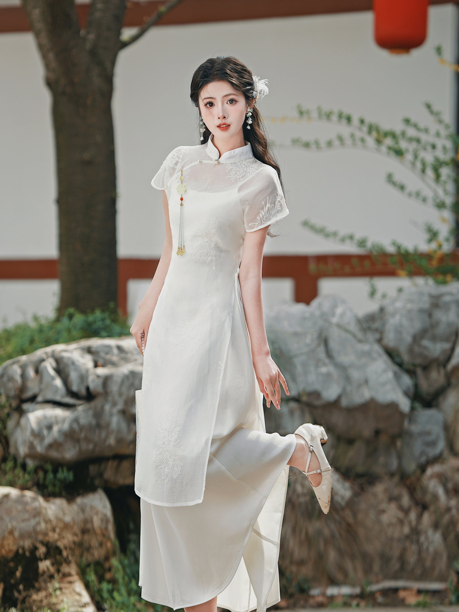 Elegant Ivory Floral Embroidered Cheongsam Two Piece Dress