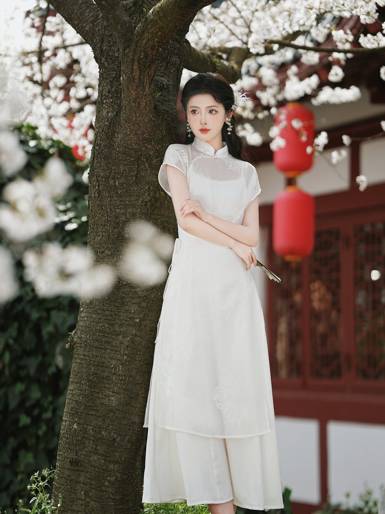 Elegant Ivory Floral Embroidered Cheongsam Two Piece Dress