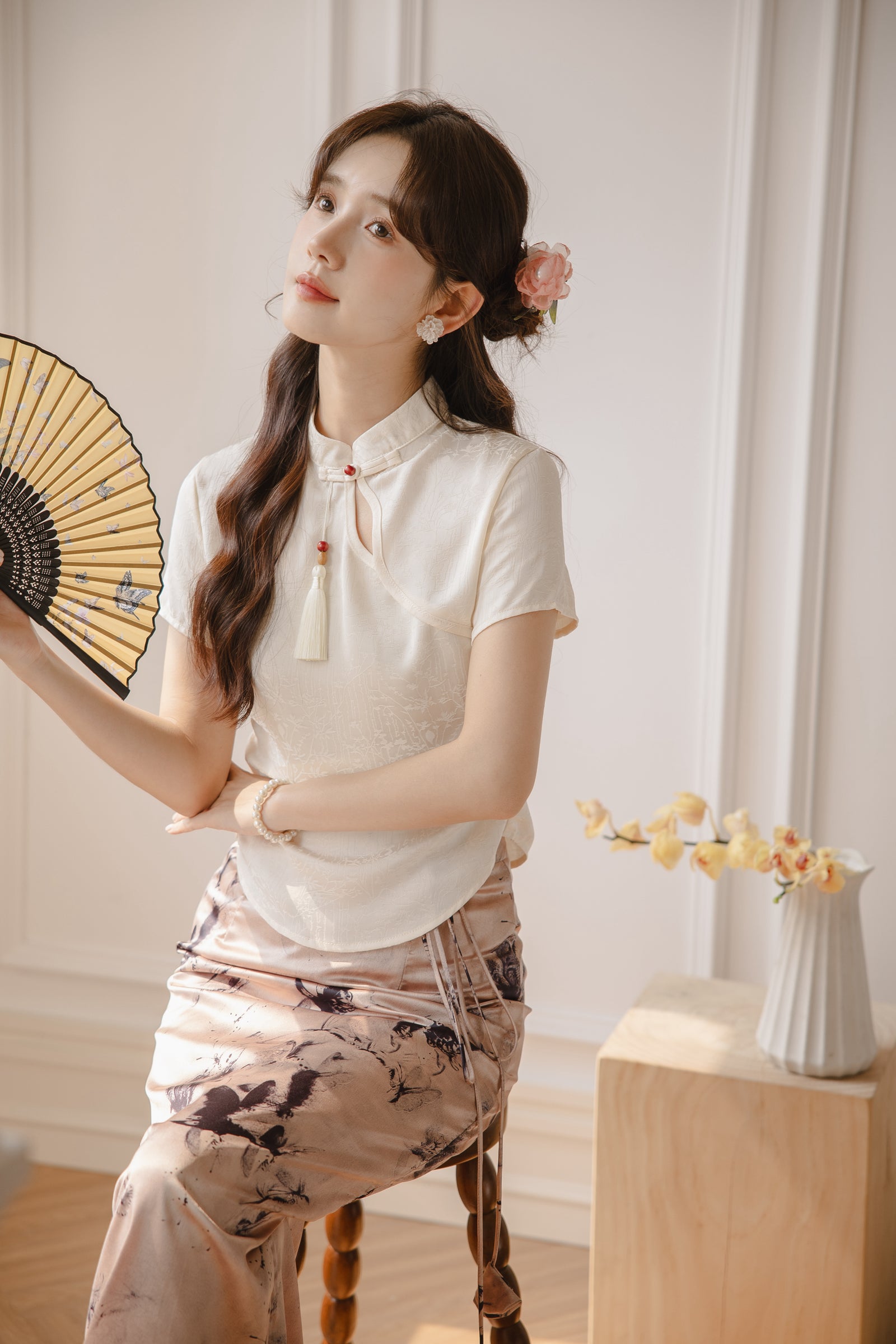 Chic Ivory Silk Cheongsam Top - Masion Chérie