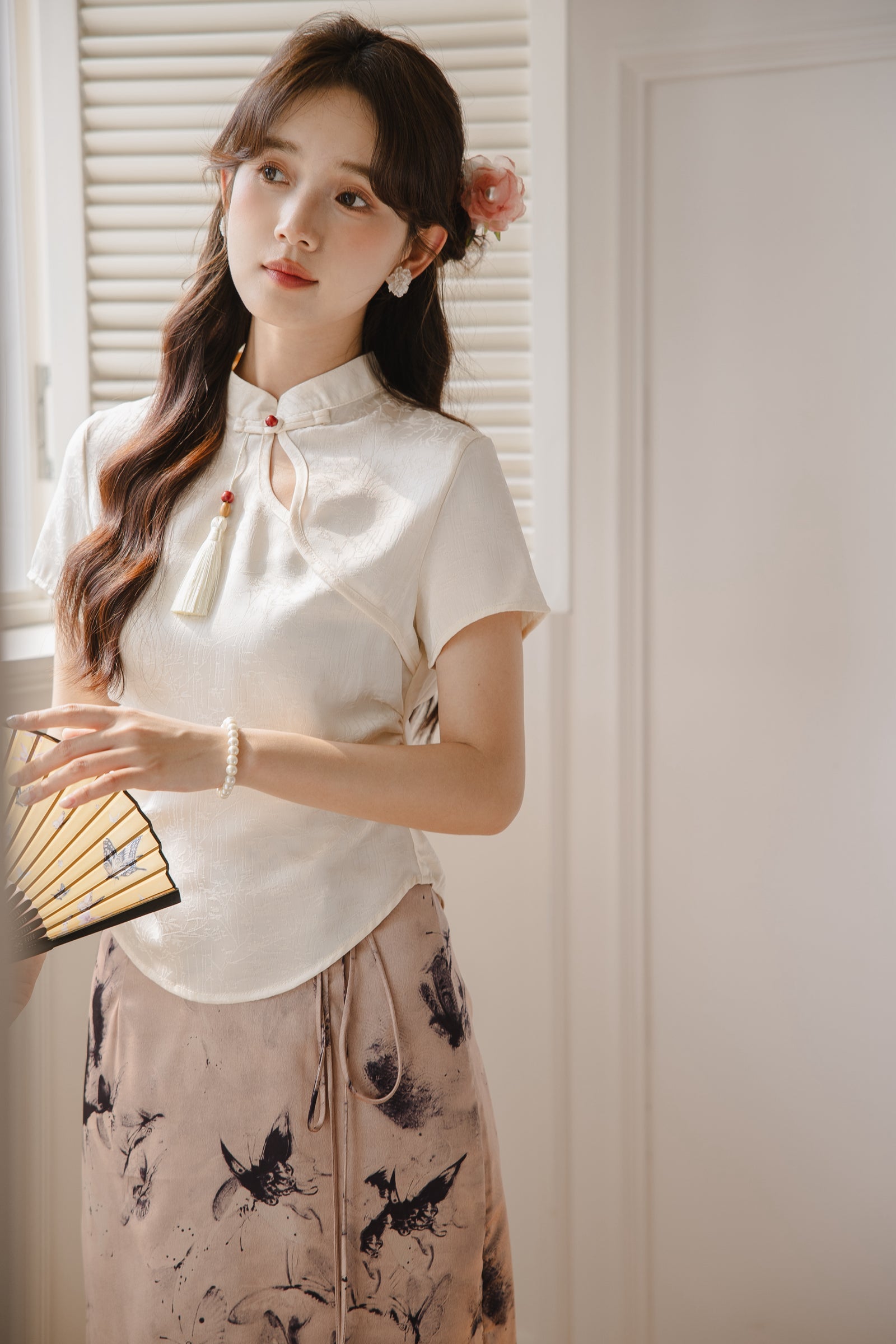 Chic Ivory Silk Cheongsam Top - Masion Chérie