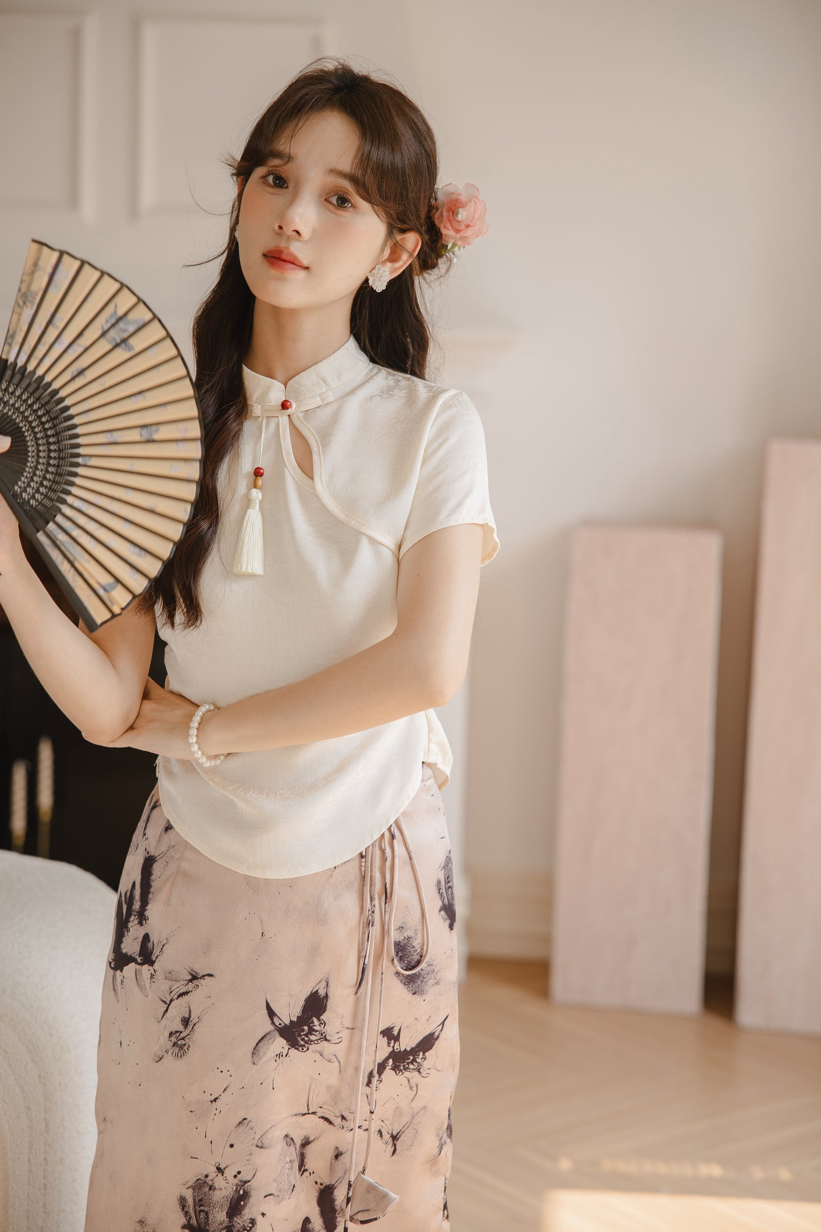 Chic Ivory Silk Cheongsam Top - Masion Chérie