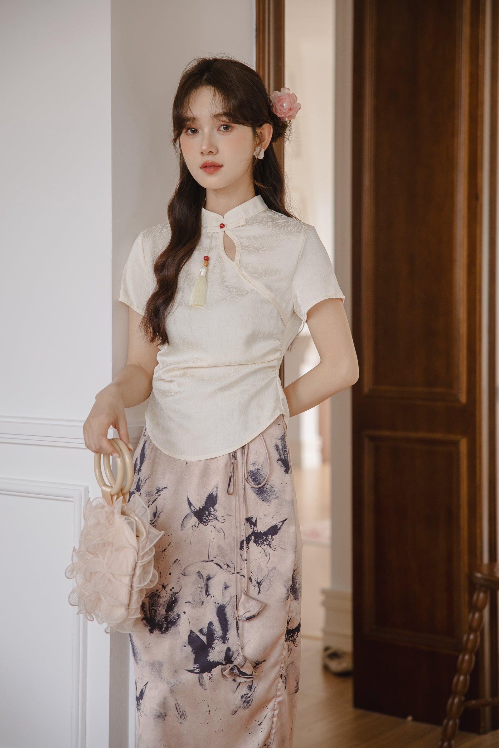 Chic Ivory Silk Cheongsam Top - Masion Chérie