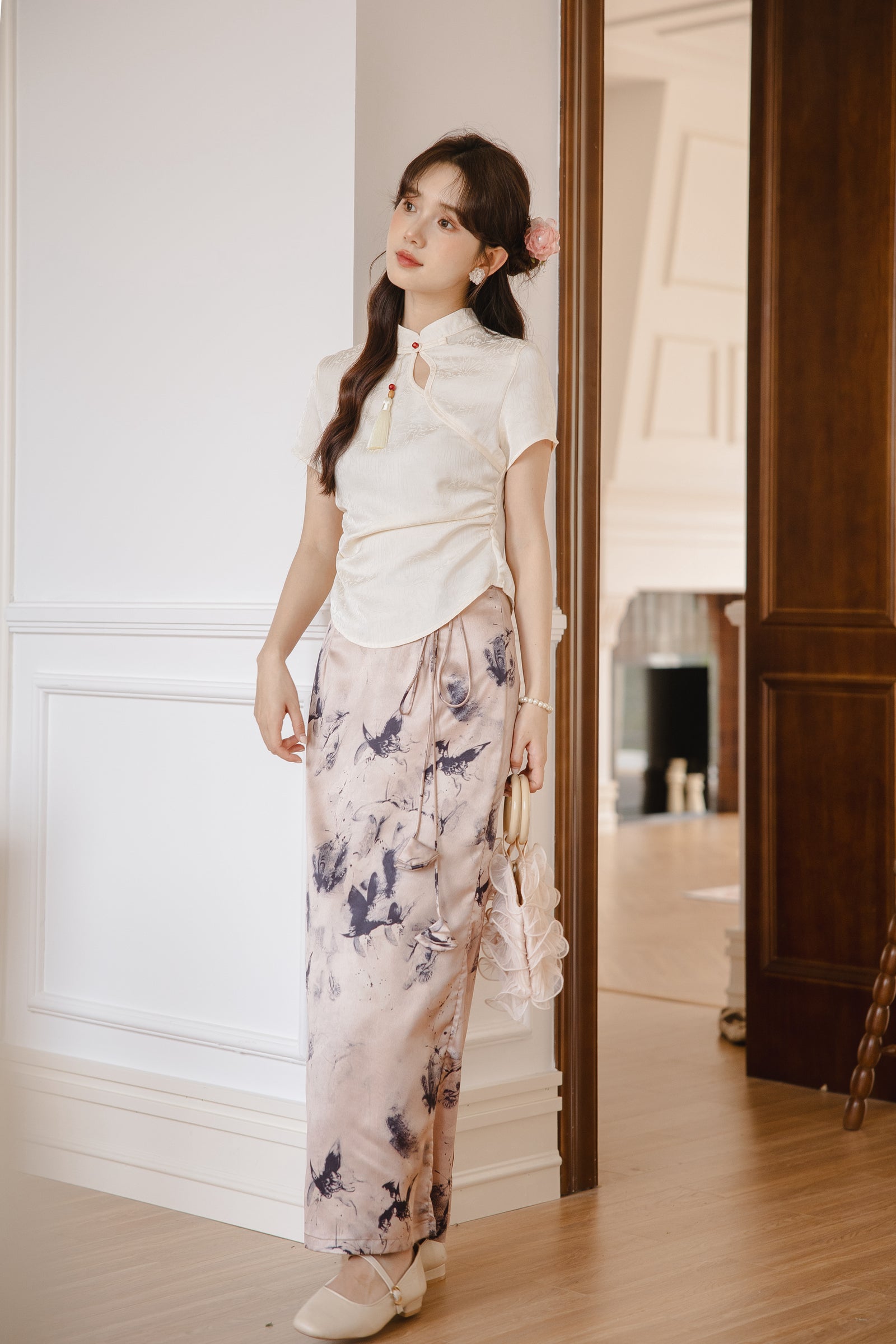 Chic Ivory Silk Cheongsam Top - Masion Chérie