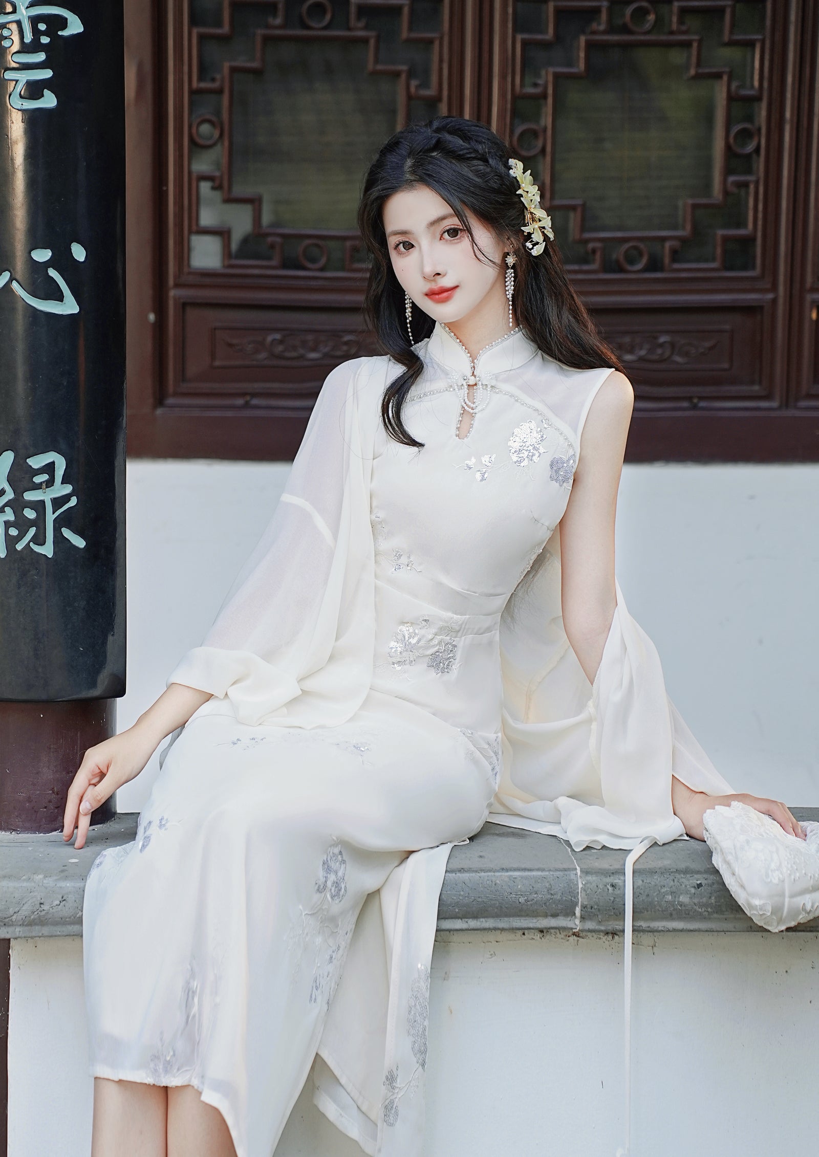 Elegant Embroidered Ivory Silk Cheongsam Dress