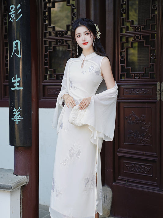 Elegant Embroidered Ivory Silk Cheongsam Dress