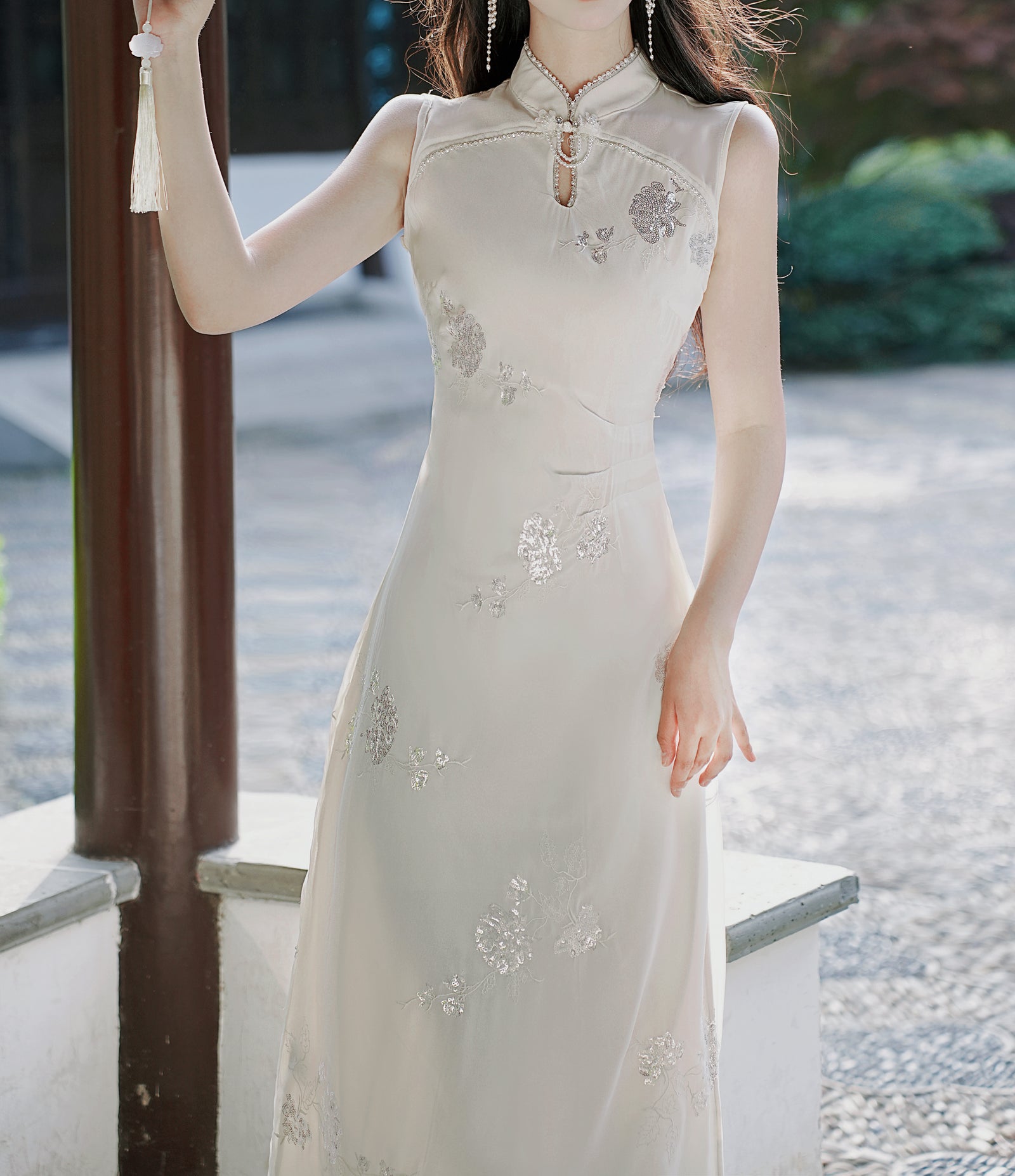 Elegant Embroidered Ivory Silk Cheongsam Dress