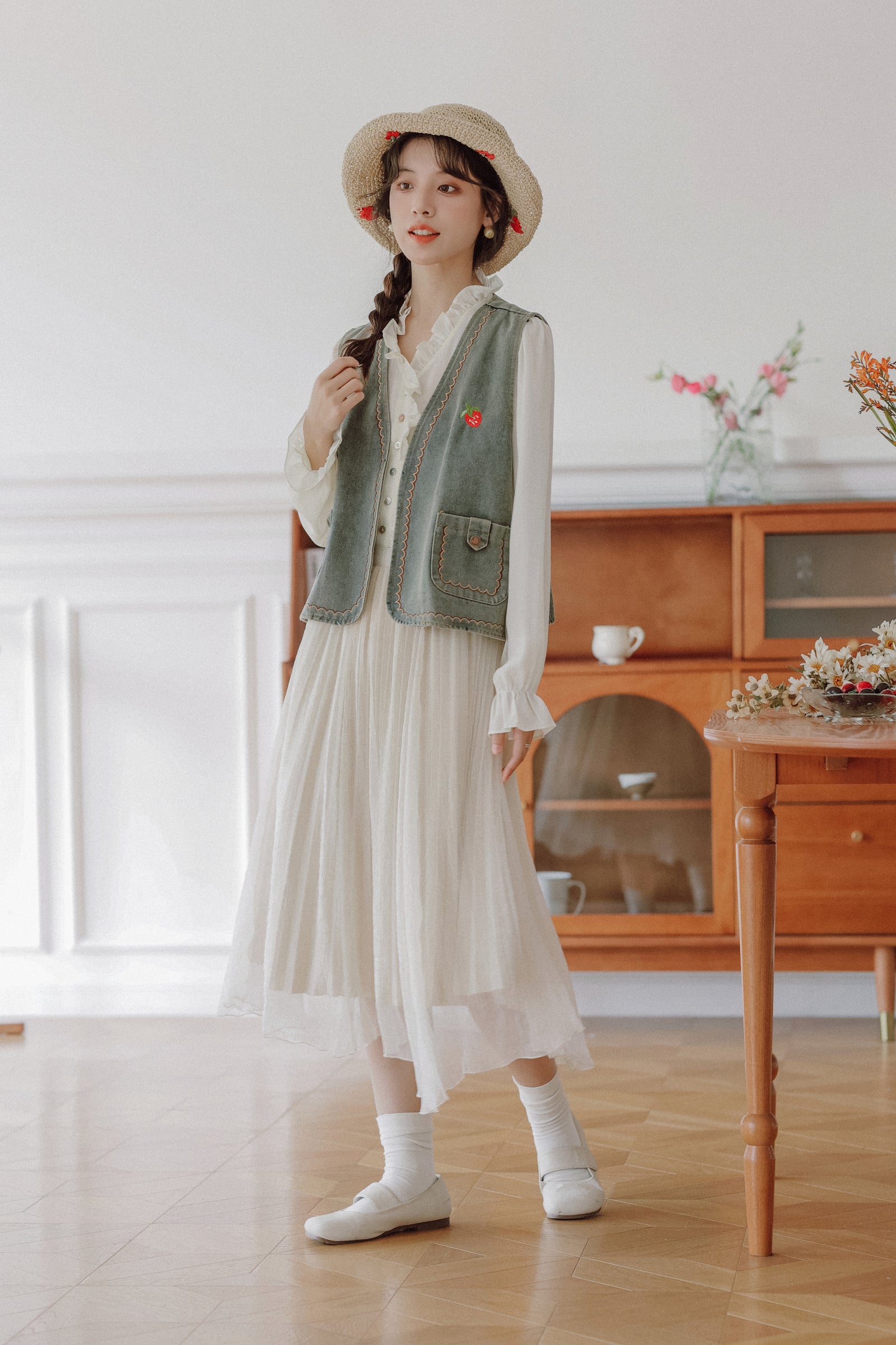 Vintage Blue Embroidered Denim Vest. - Masion Chérie