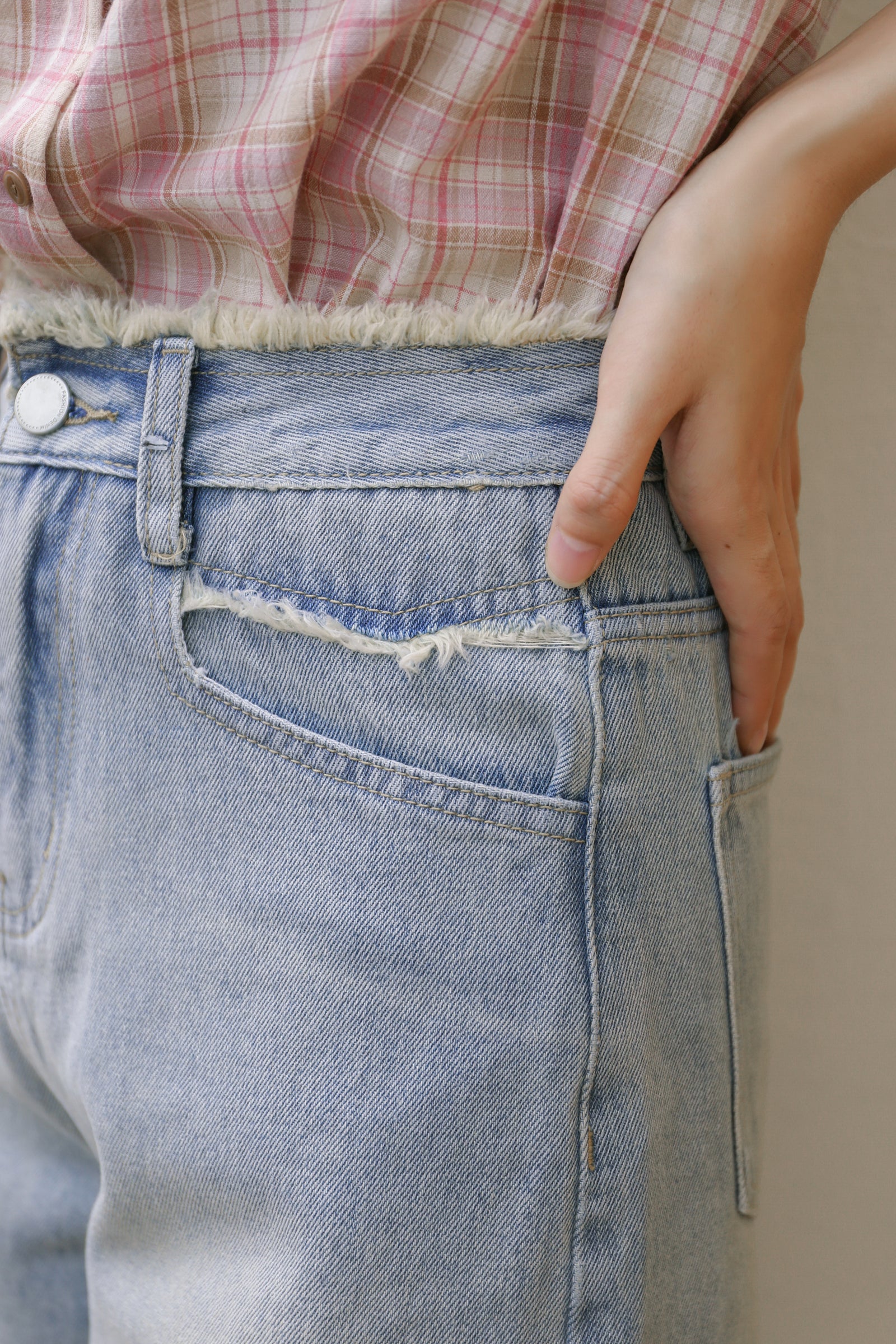 High-Waisted Frayed Hem Denim Shorts - Masion Chérie