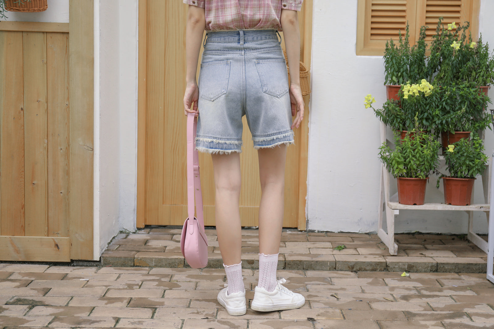 High-Waisted Frayed Hem Denim Shorts - Masion Chérie