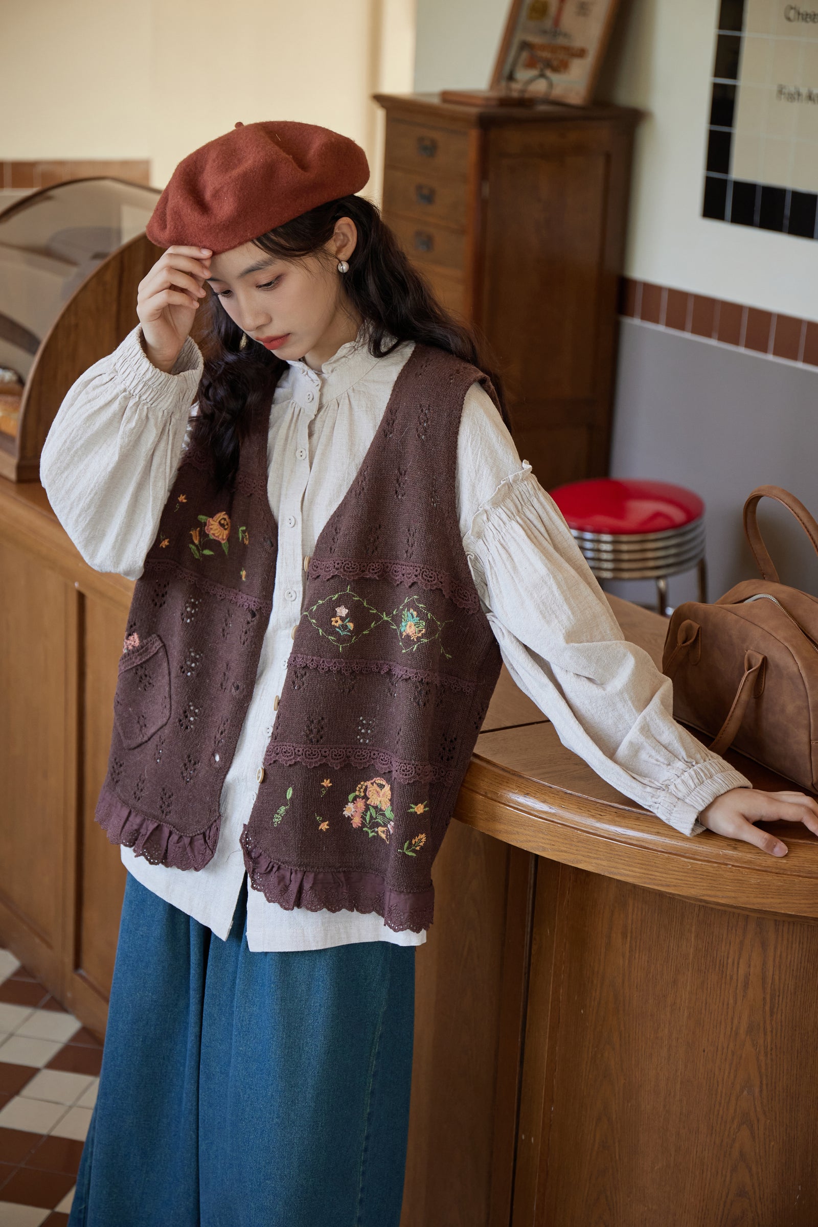 Loose-Fit Cotton-Linen Ruffled Collar Blouse