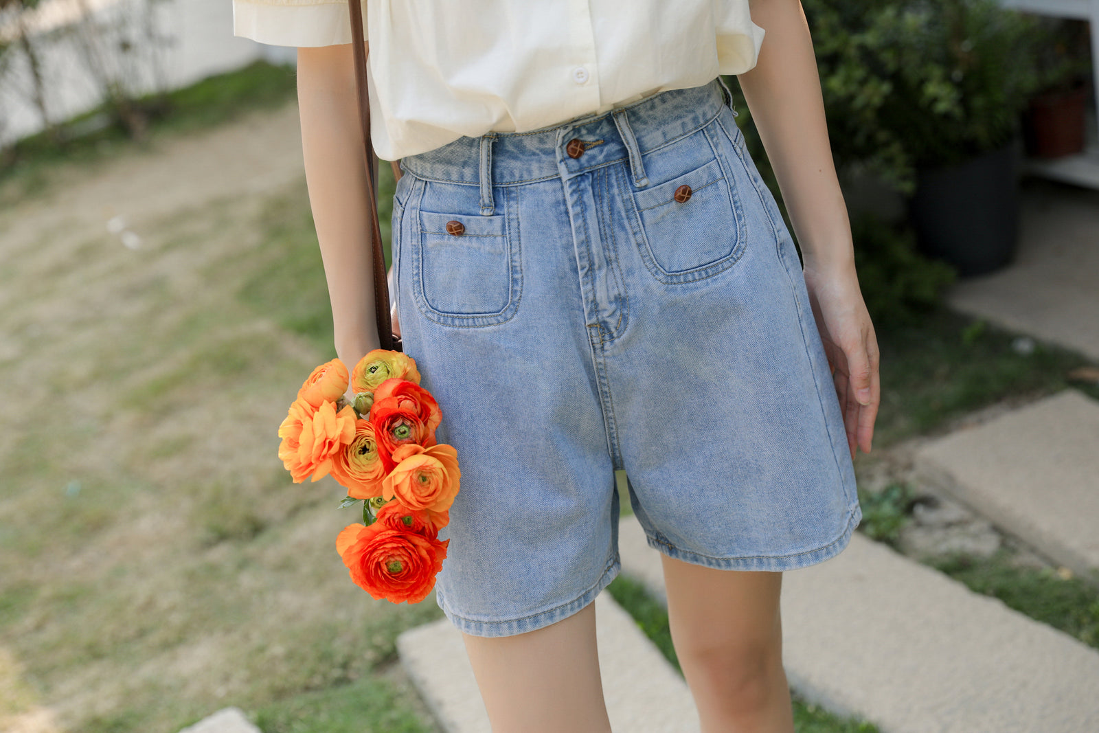 High-Waist Light Blue Denim Shorts - Masion Chérie