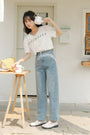 Vintage High-Waisted Light Blue Straight-Leg Jeans - Masion Chérie