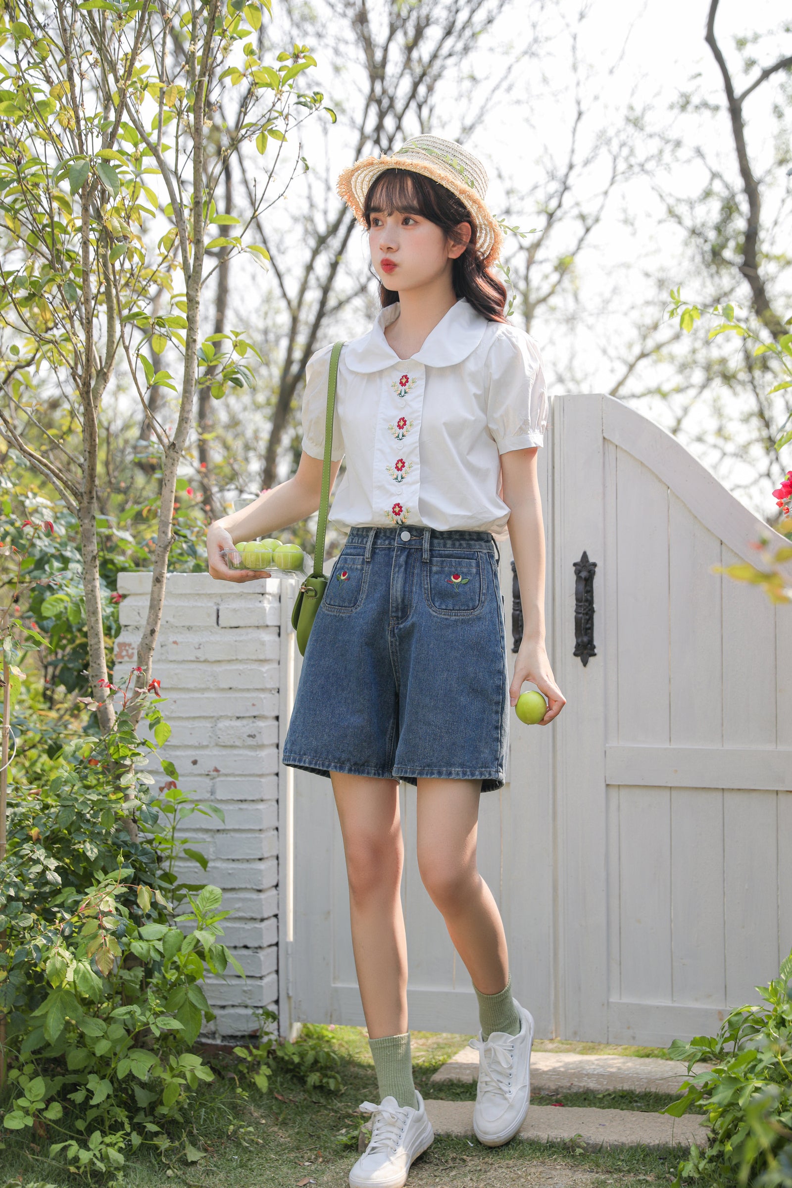 Vintage Floral Embroidered High-Waisted Denim Shorts - Masion Chérie