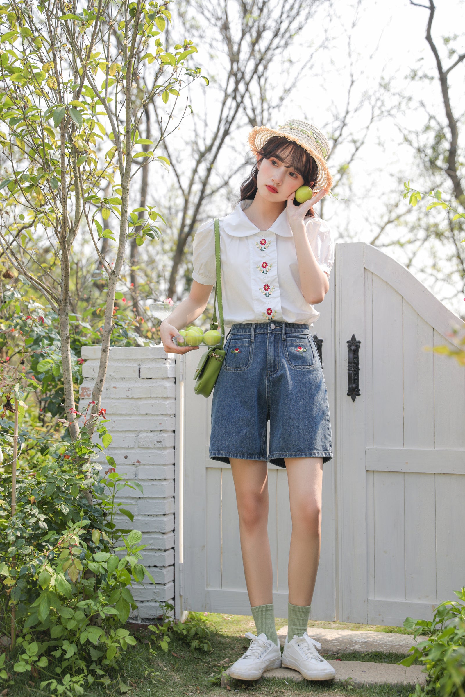 Vintage Floral Embroidered High-Waisted Denim Shorts - Masion Chérie