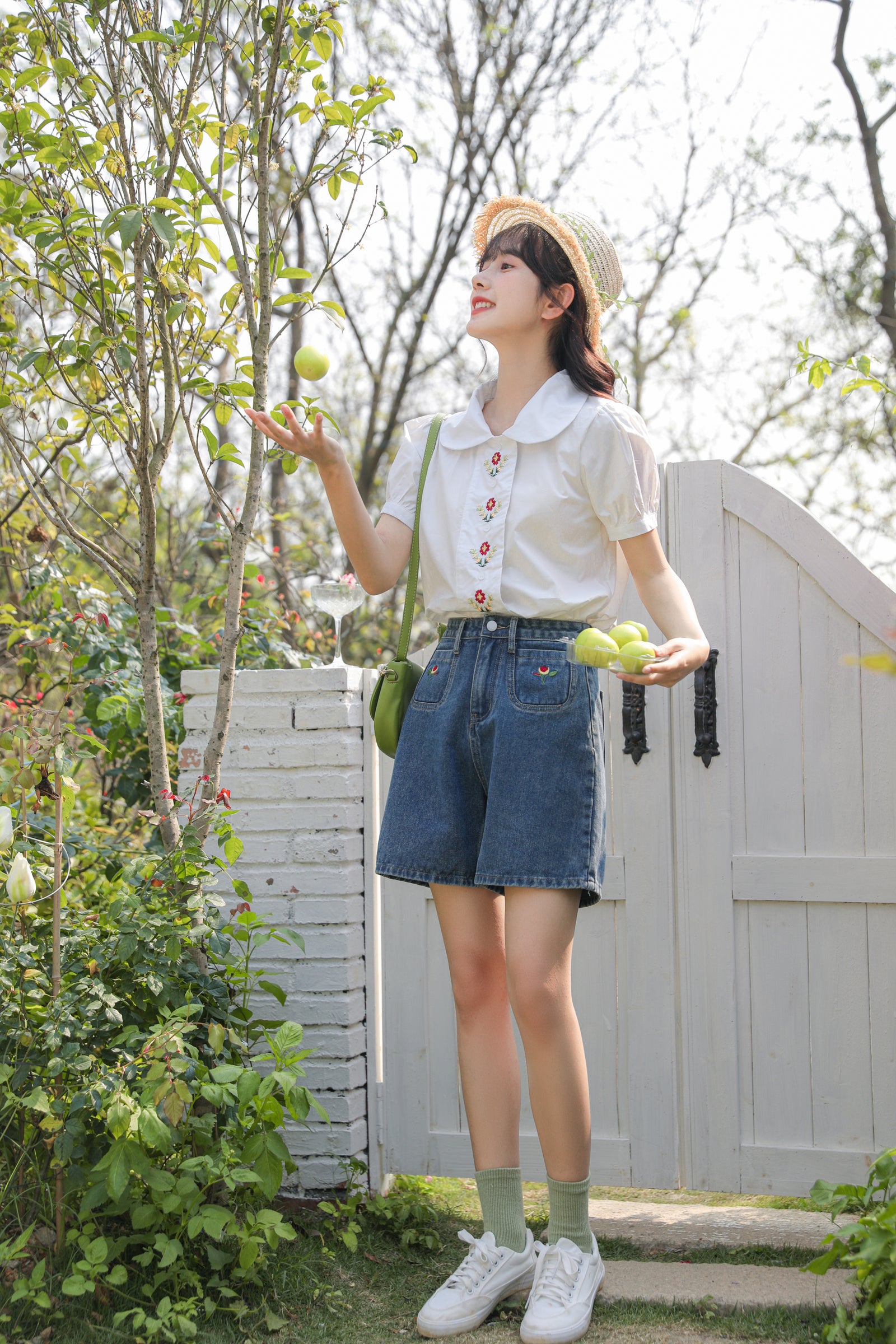 Vintage Floral Embroidered High-Waisted Denim Shorts - Masion Chérie