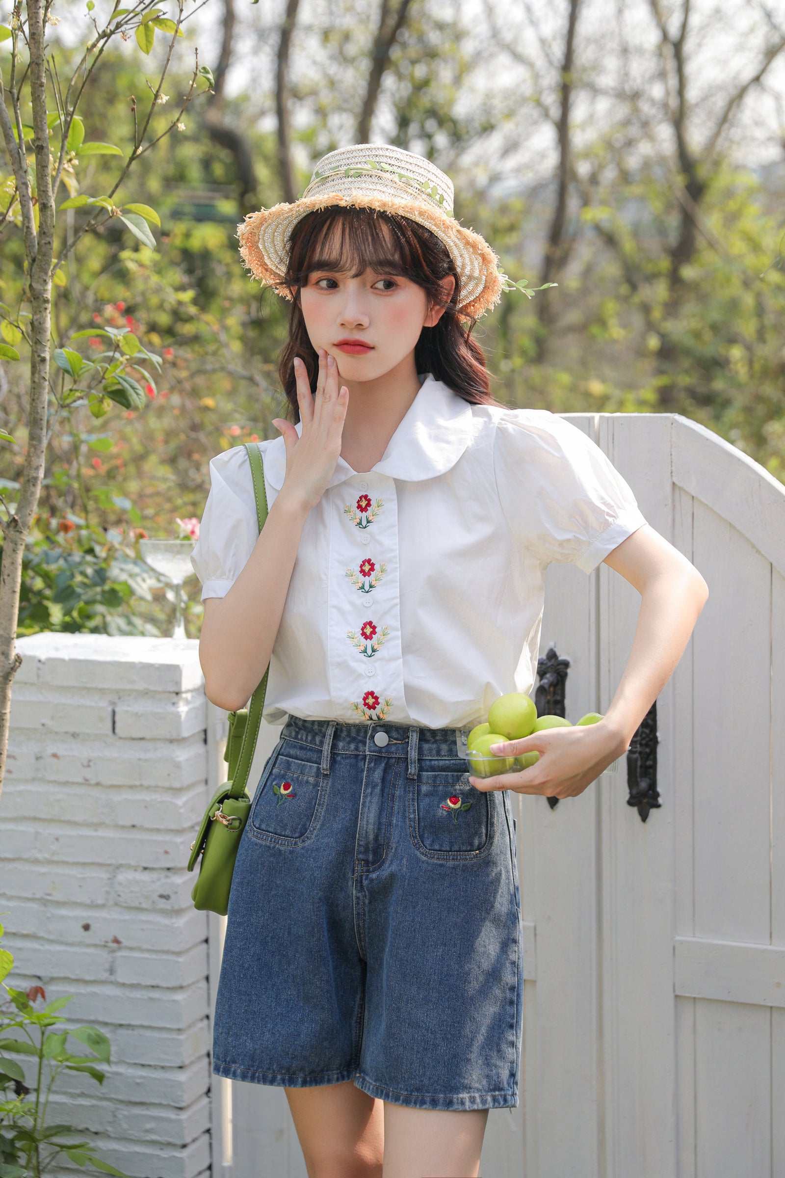 Vintage Floral Embroidered High-Waisted Denim Shorts - Masion Chérie