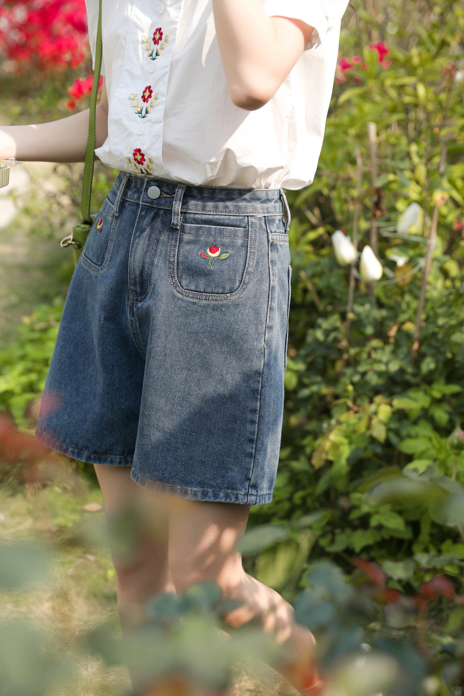 Vintage Floral Embroidered High-Waisted Denim Shorts - Masion Chérie