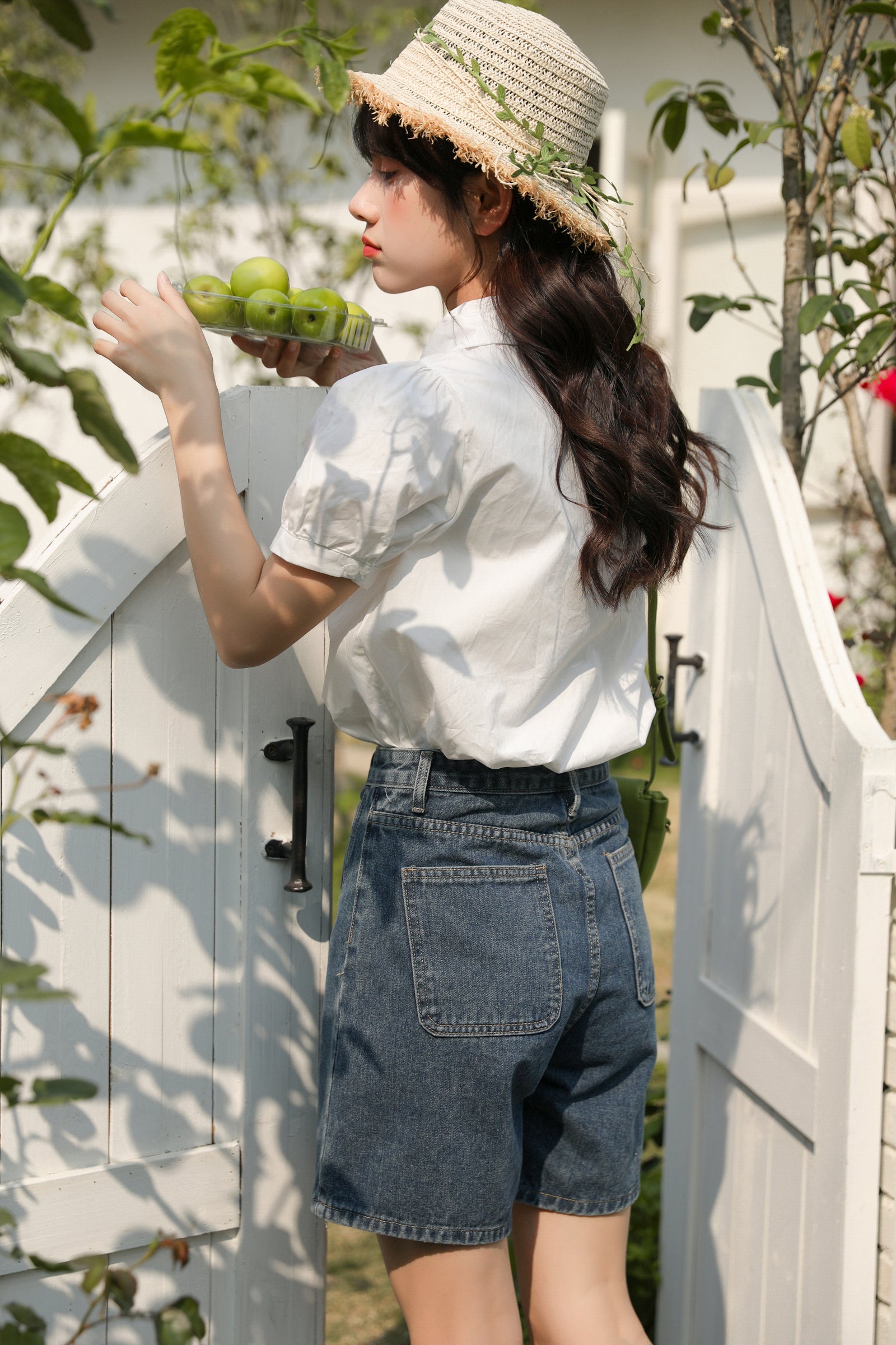 Vintage Floral Embroidered High-Waisted Denim Shorts - Masion Chérie