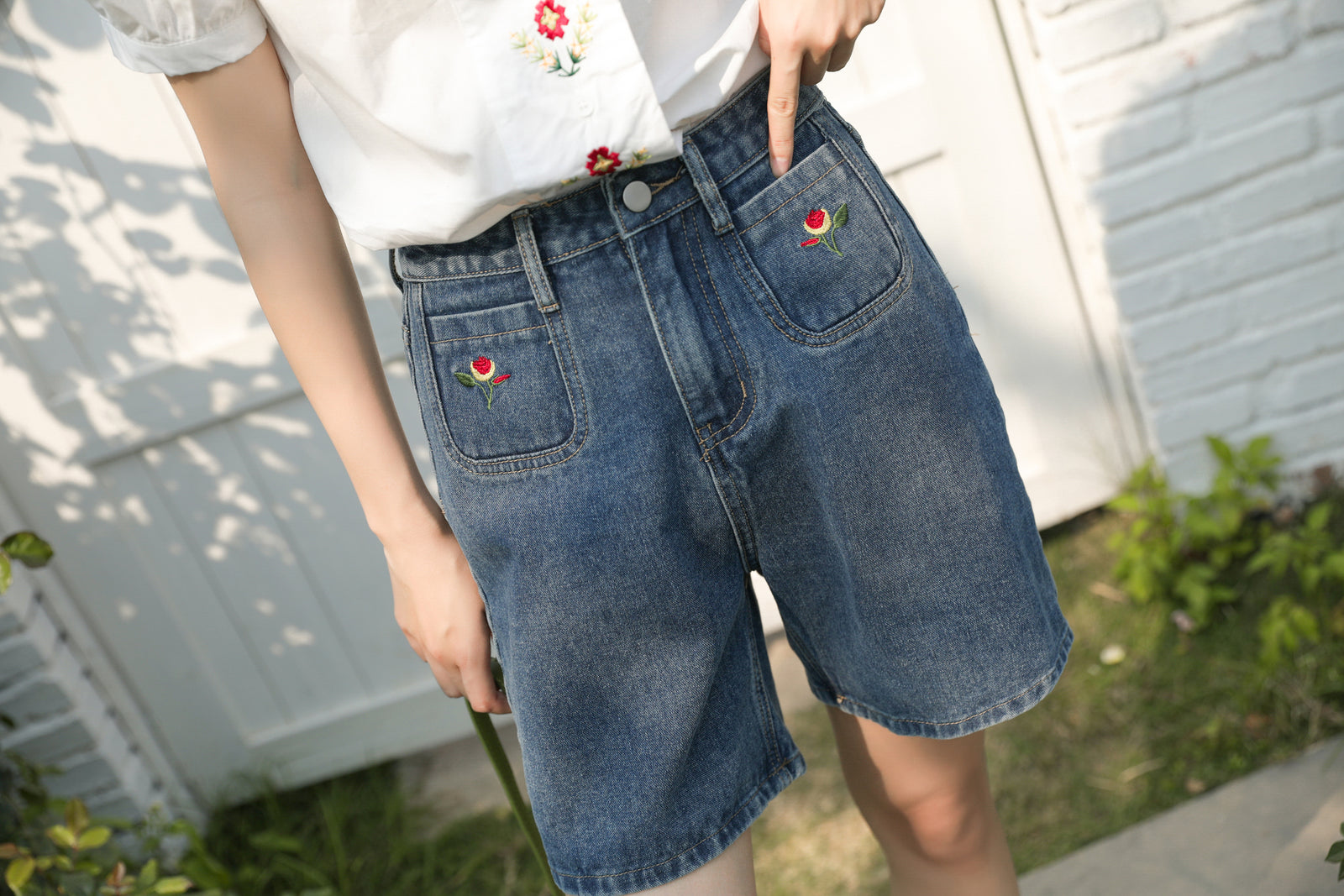 Vintage Floral Embroidered High-Waisted Denim Shorts - Masion Chérie