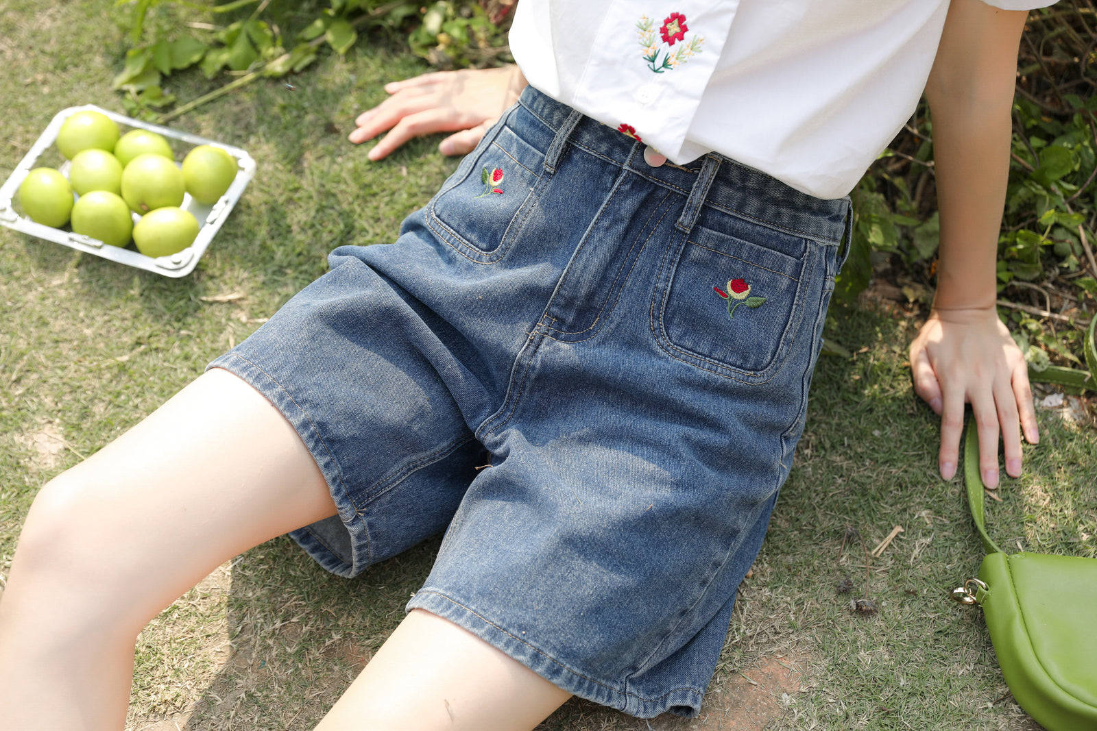 Vintage Floral Embroidered High-Waisted Denim Shorts - Masion Chérie