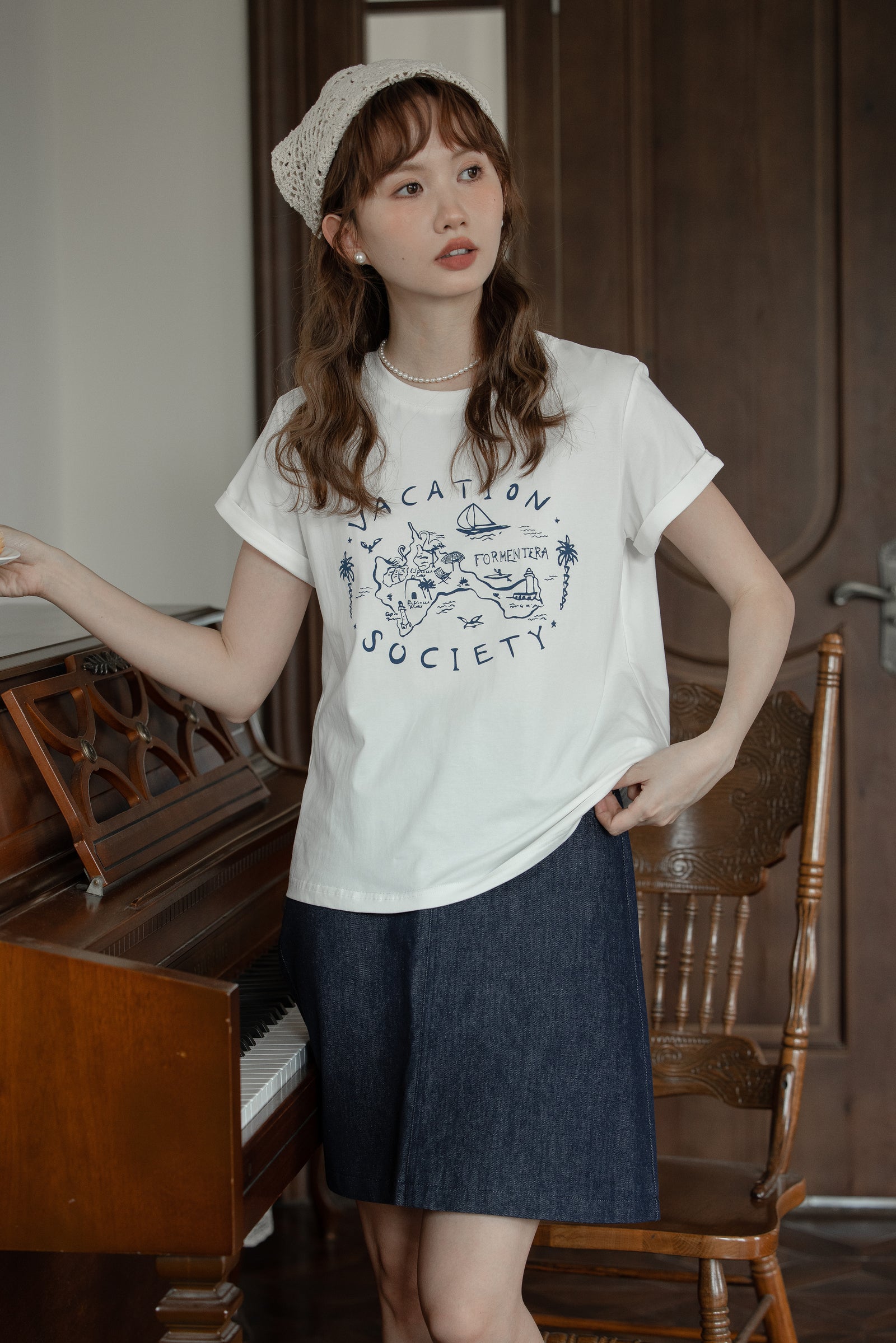 Versatile Vacation Society Graphic Tee - Masion Chérie