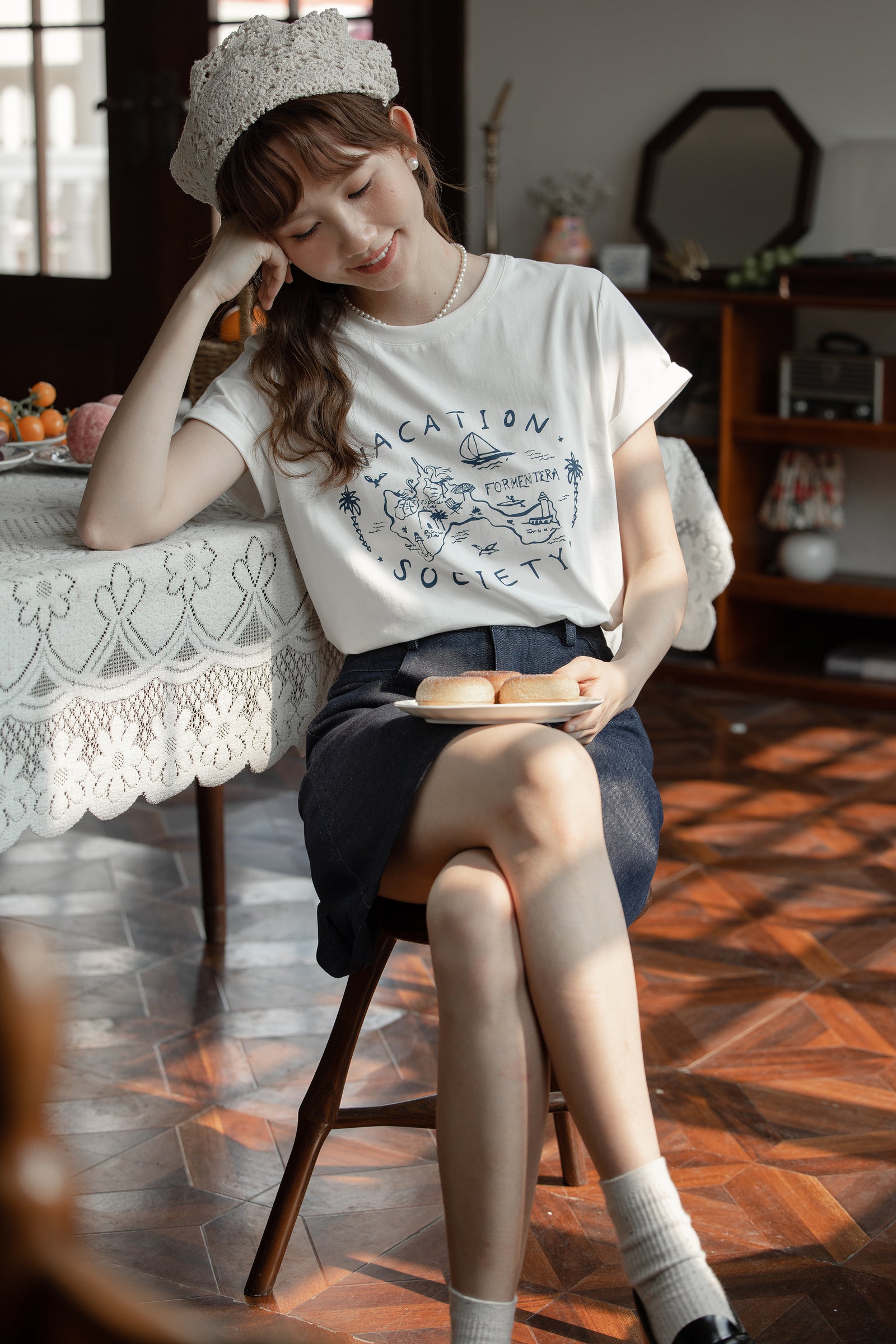 Versatile Vacation Society Graphic Tee - Masion Chérie