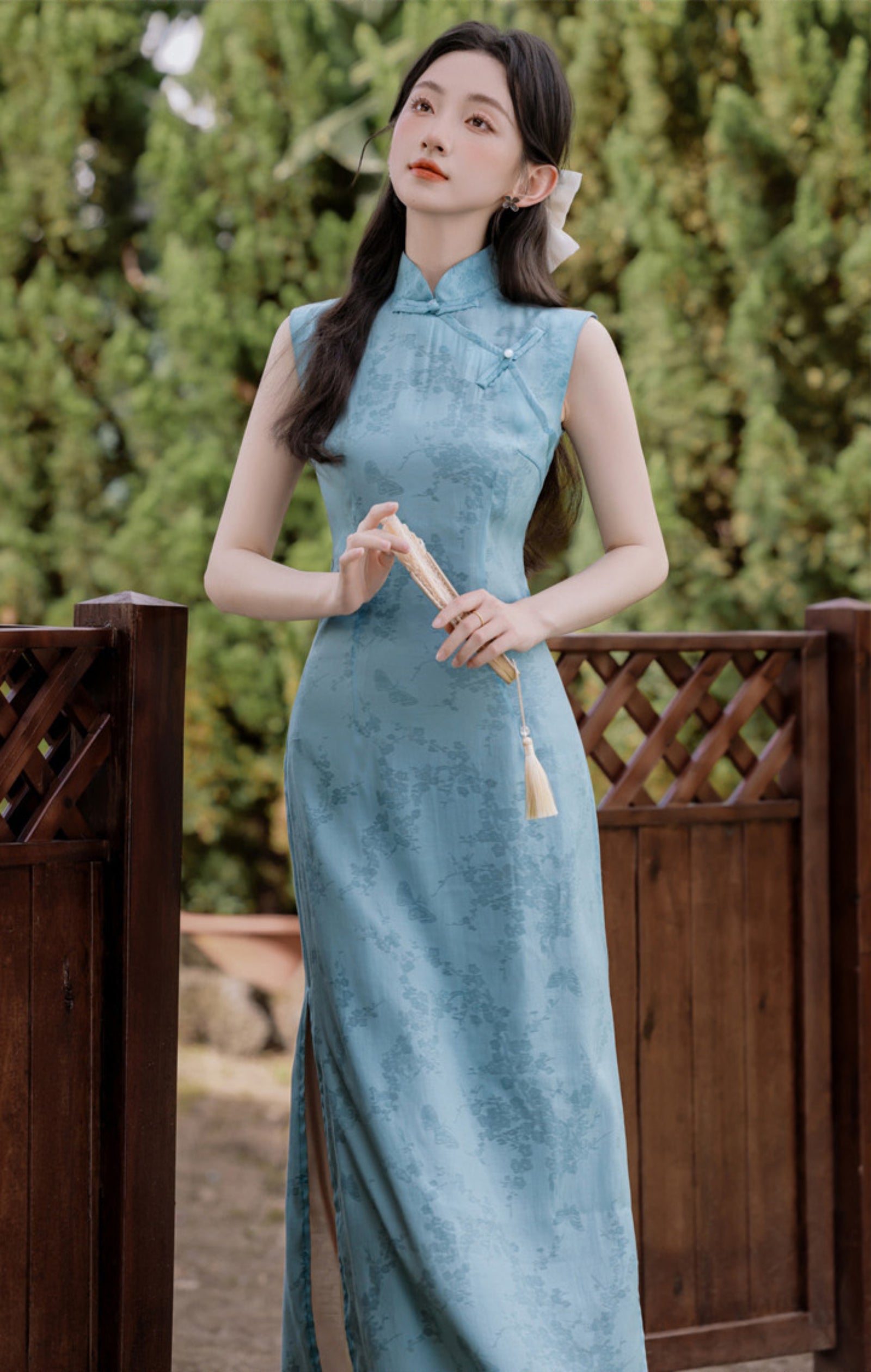 Elegant Blue Floral Embroidered Cheongsam Set