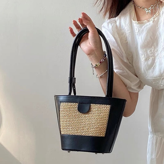 Vintage Hand-Held Straw Bucket Bag - Masion Chérie