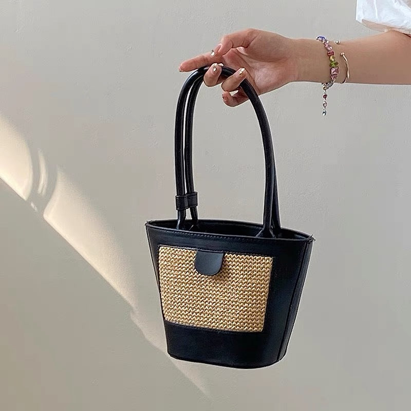 Vintage Hand-Held Straw Bucket Bag - Masion Chérie