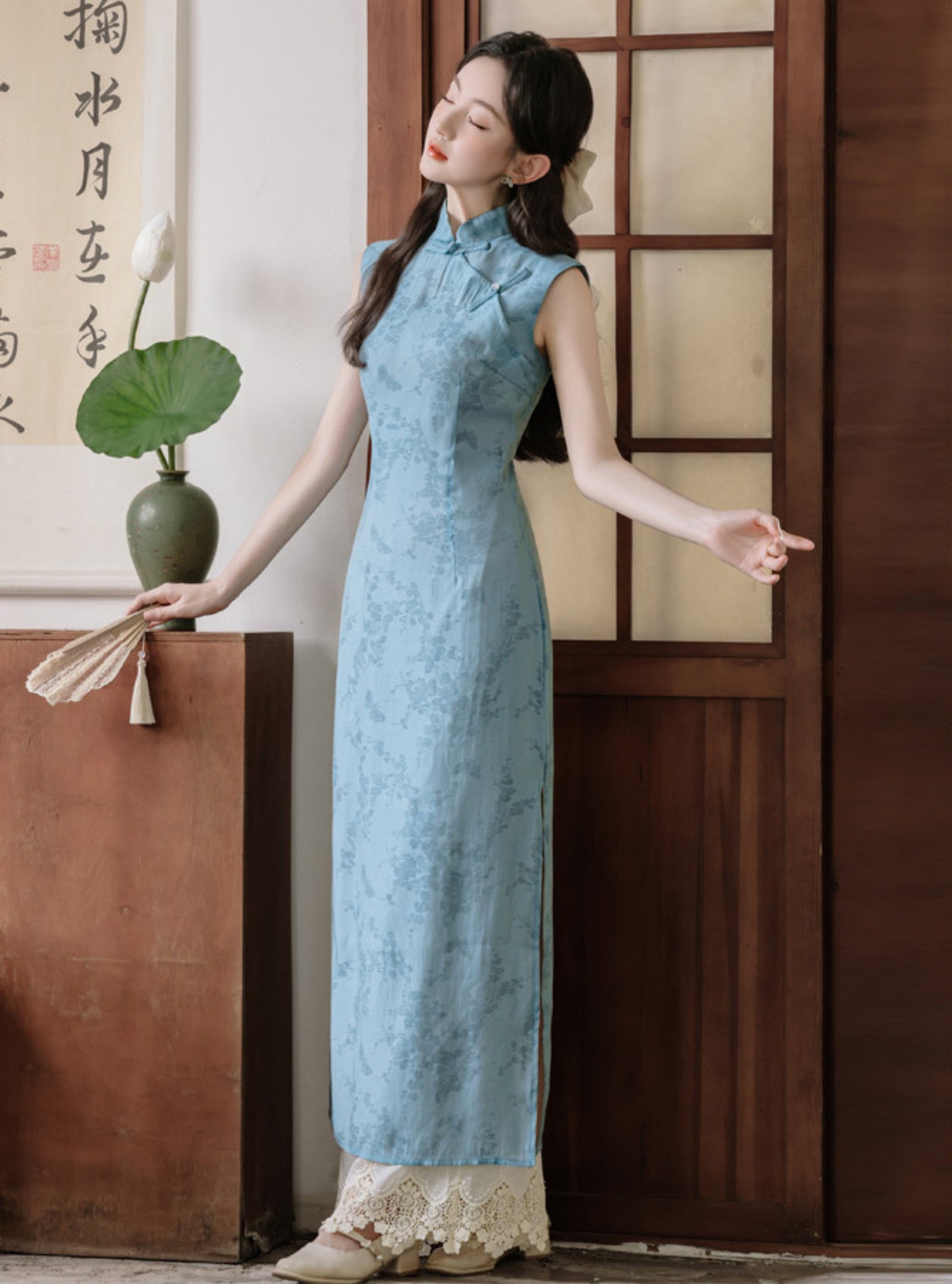 Elegant Blue Floral Embroidered Cheongsam Set