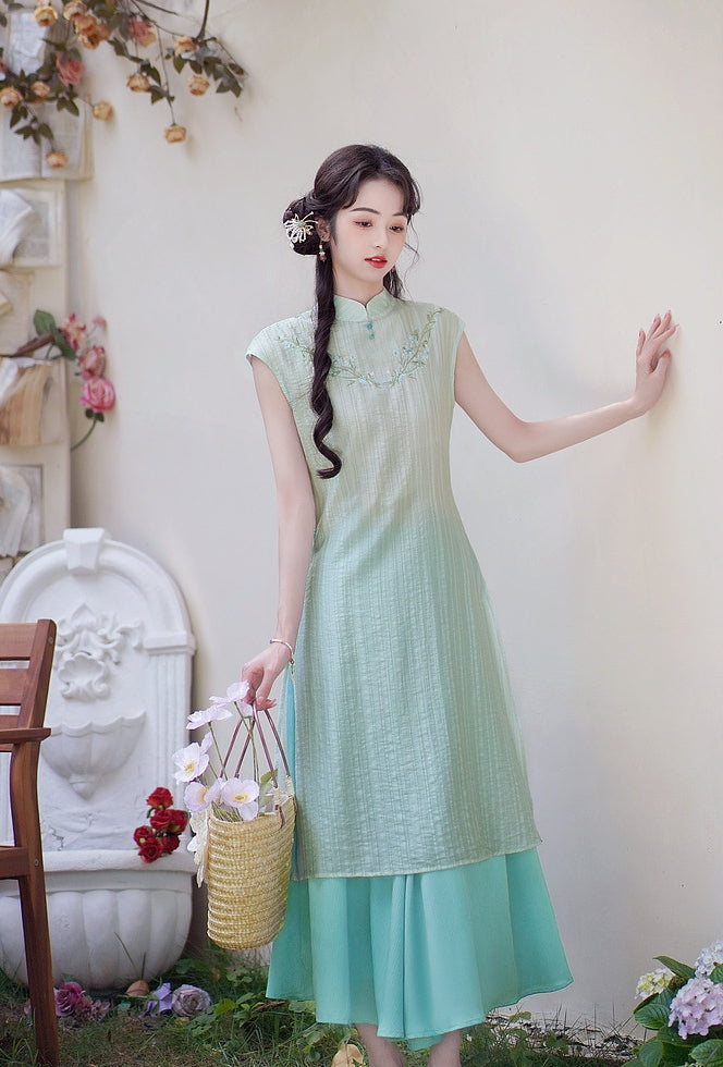 Floral Embroidered Mint Green Cheongsam Two-Piece Set